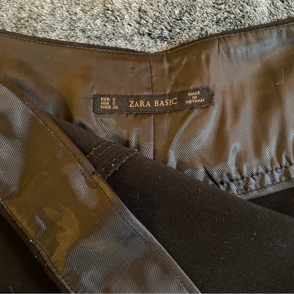 Zara Basic Black Skort with Gold Buttons - Picture 6 of 9